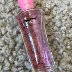 Madonna so sweet eau de toilette. En kryddigt blommig och fräsch parfym 