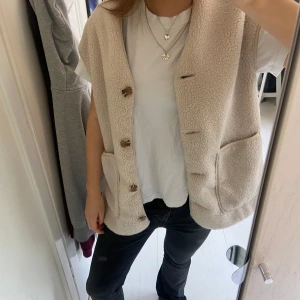 Teddyväst - Jättefin Teddyväst!