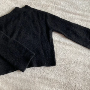 Alpackastickad tröja  - Knappt använd. Väldigt bra skick. Inte stickig. 💅🏽