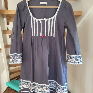 Snygg tunika - Nyskick tunika.