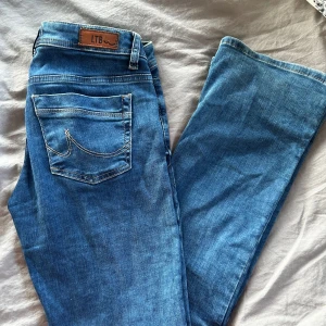 LTB jeans  - Säljer nu dessa fina LTB jeans! De är i bra skick och är i storlek 27/32, kontakta om ni vill ha fler bilder🥰 klicka på köp nu vid intresse av köp!