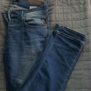 Replay ”grover” jeans - Säljer dessa schyssta jeansen i bra skick till ett bra pris, om ni har några frågor är de ba skriva, Mvh