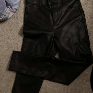 Skinnbyxor från zara - Helt oanvända