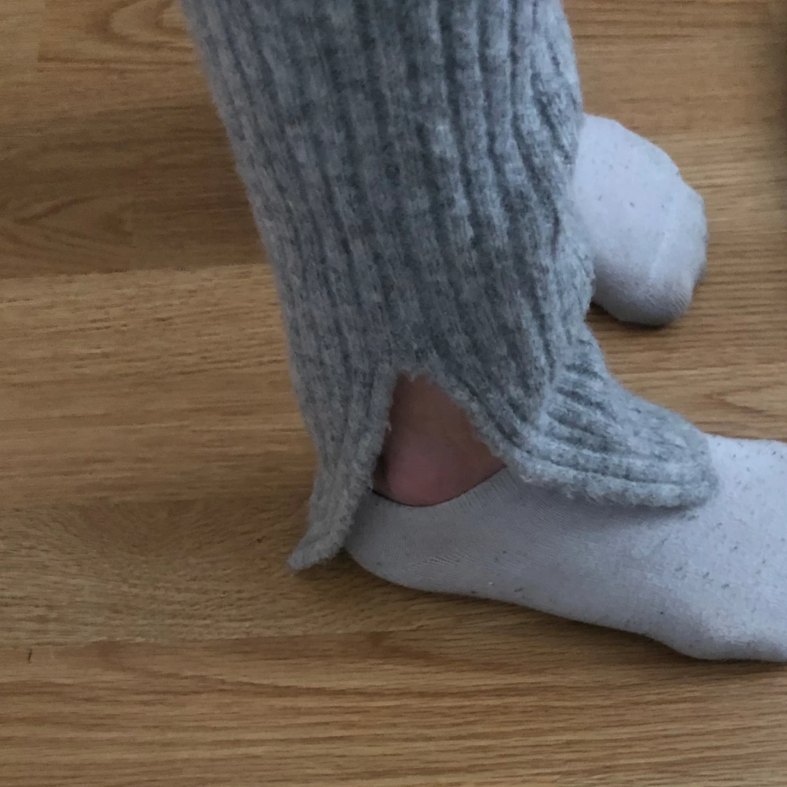 Gråa stickade mjukisbyxor - 90