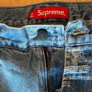 Supreme jacquard jeans - Baggy jeans, knappt använda
