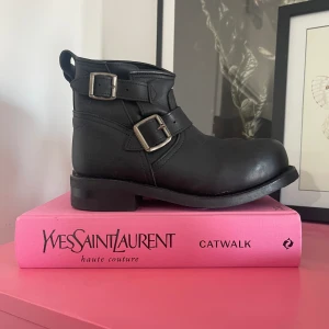 Primeboots  - Säljer mina helt oanvända Primeboots i stolek 38 från Raglady🌸✨ Säljer pågrund av förliten storlek. Priset kan vi absolut diskutera. 