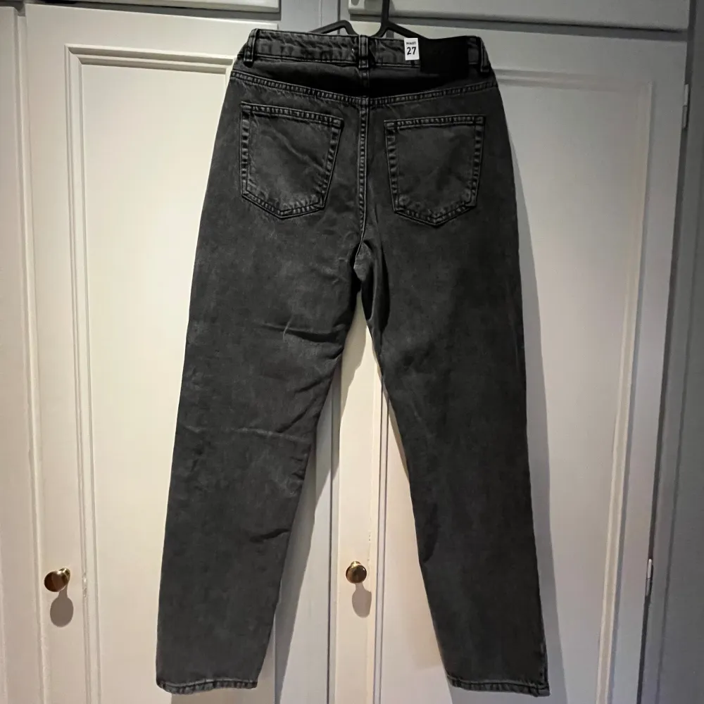 -Grunt Jeans- Strl:164 Pris: 400kr Skick: 10/10(aldrig använda). Jeans & Byxor.