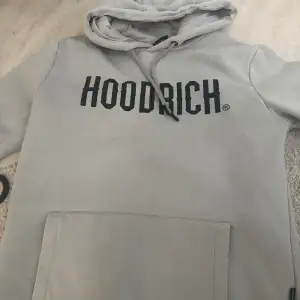 Grå Hoodrich hoodie
