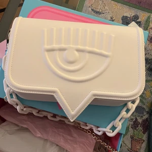 Chiara ferragni - New with tags, never worn, it doesn't suit my style so want to sell it. Bought it for 3700 kr and want to sell it for 2700 kr . My pleasure to answer your questions