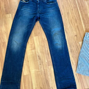 Diesel Jeans - Hej! Säljer mina feta jeans nu pga av att jag tyvärr råka köpa hem två likadana. Så då blir de o sälja ett par