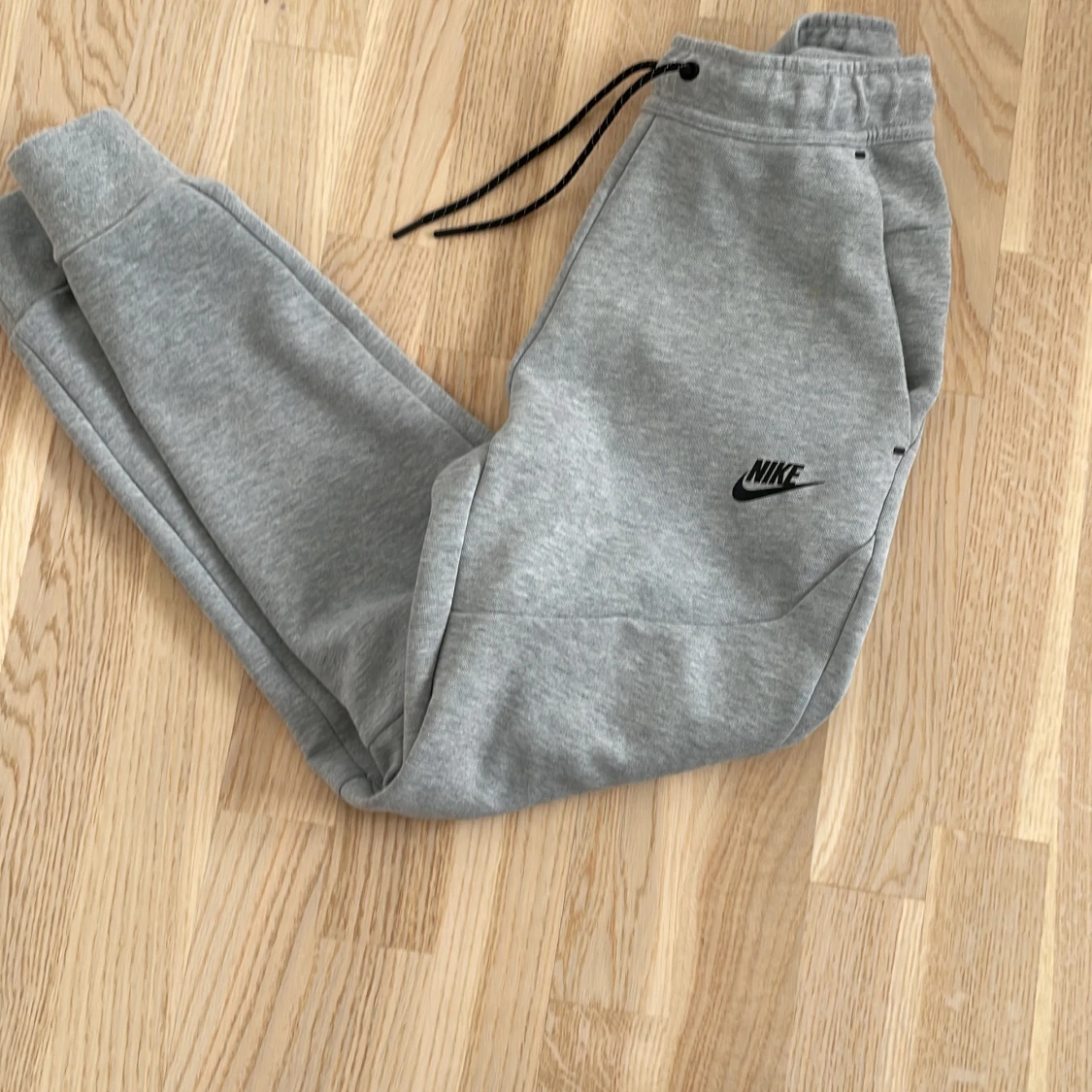 Nike tech byxor - 90