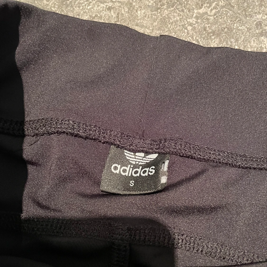 Adidas gymbyxa storlek S - 91