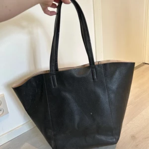 Tote bag  - Väska från hm, bra skick. Se bilder 