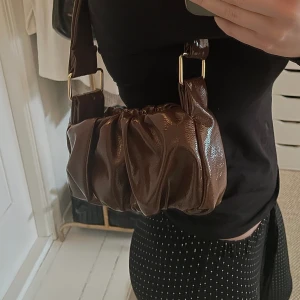Brun väska - Så fin väska från Asos. Mycket bra skick ❣️
