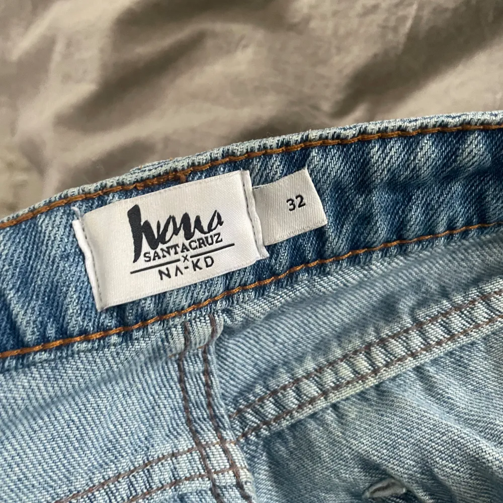 Jeans från nakd x santa Cruz, nyskick, väldigt sköna i materialet, storlek 32. Jeans & Byxor.