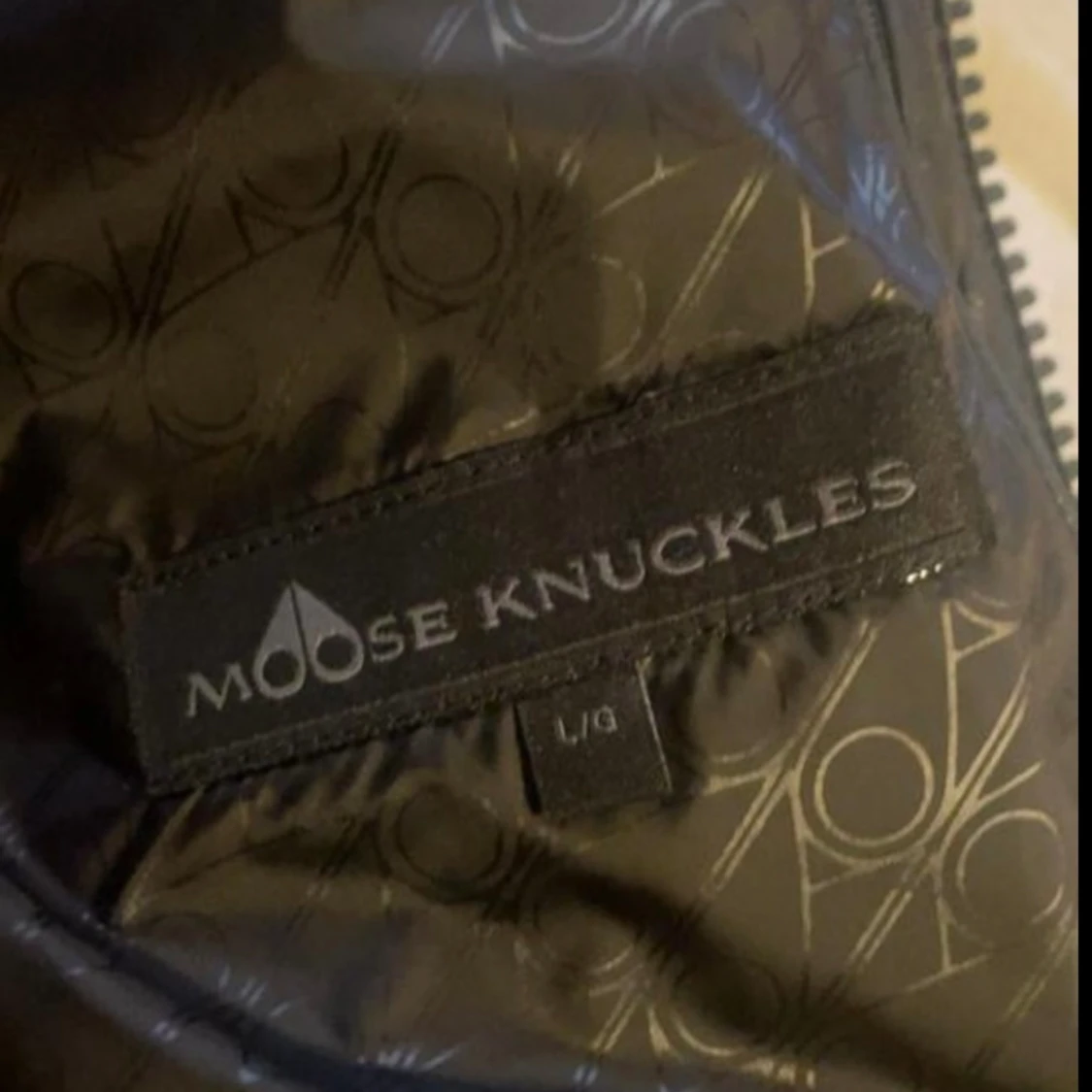 En moose knuckles väst från johnells priset går att diskutera, nypris 7300 - 93
