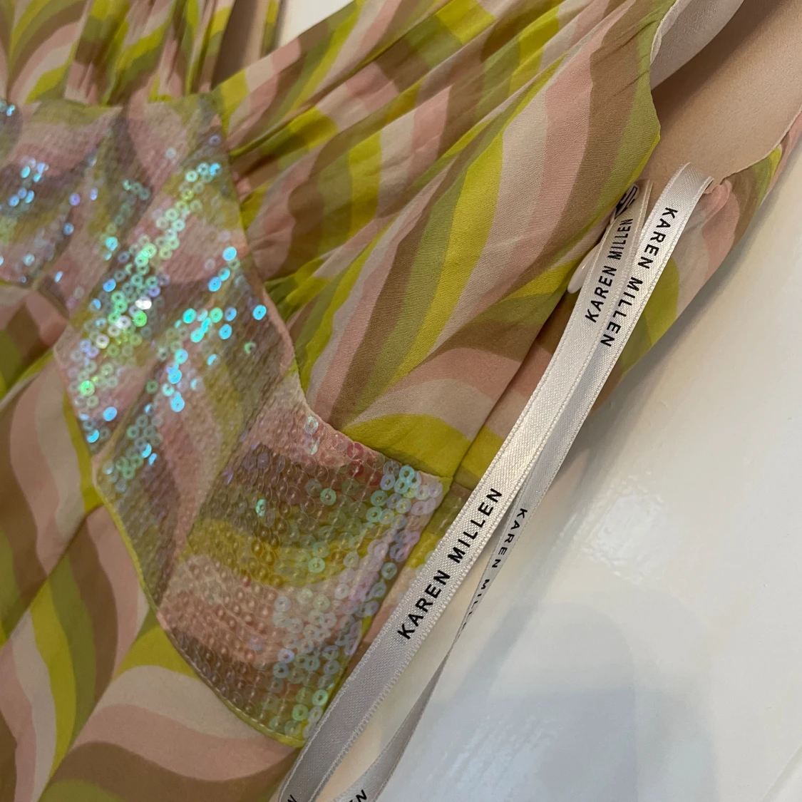 Karen Millenklänning - 90