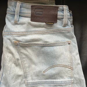 G Star Jeans  - W 32 L 34  Ljusblå   Knappgylf   Passform straight