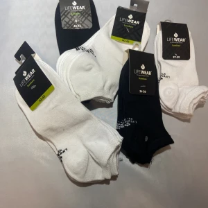 3-pack Bambustrumpor billigt  -   Tjena jag säljer av lite bambu strumpor som vi fick kvar från försäljning till fotbollslaget  Vi har några kvar av varje storlek. Både långa och kort strumpor.   Ordinarie pris 190 kr per 3-pack 1 st 80 kr  5 st 350 kr  10 st 700 kr 20 st 1200 kr