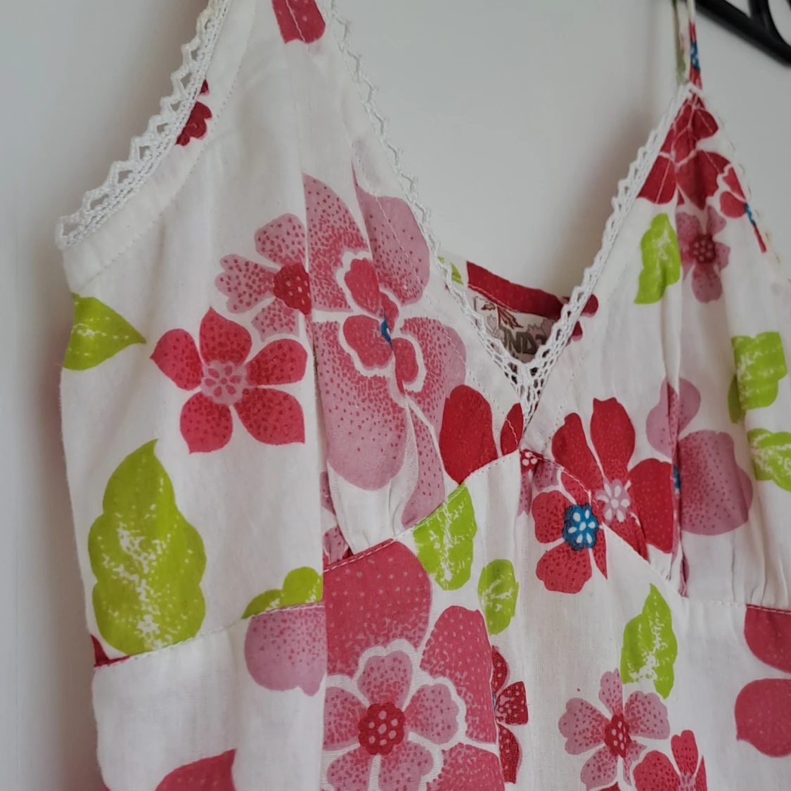 Blommig sommarklänning - 1