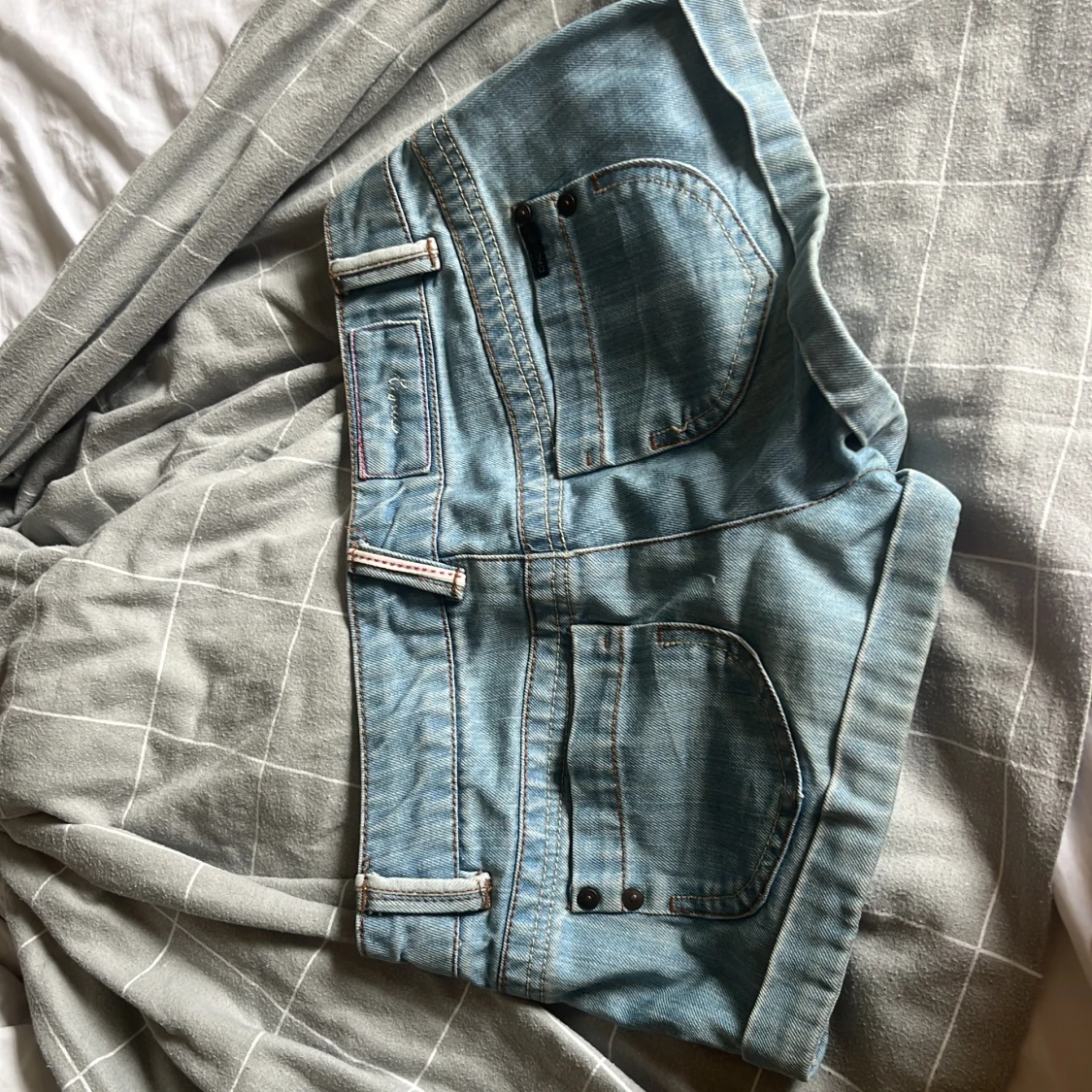 Unika lowwaist Stockholmsstil bootcut only jeans shorts 