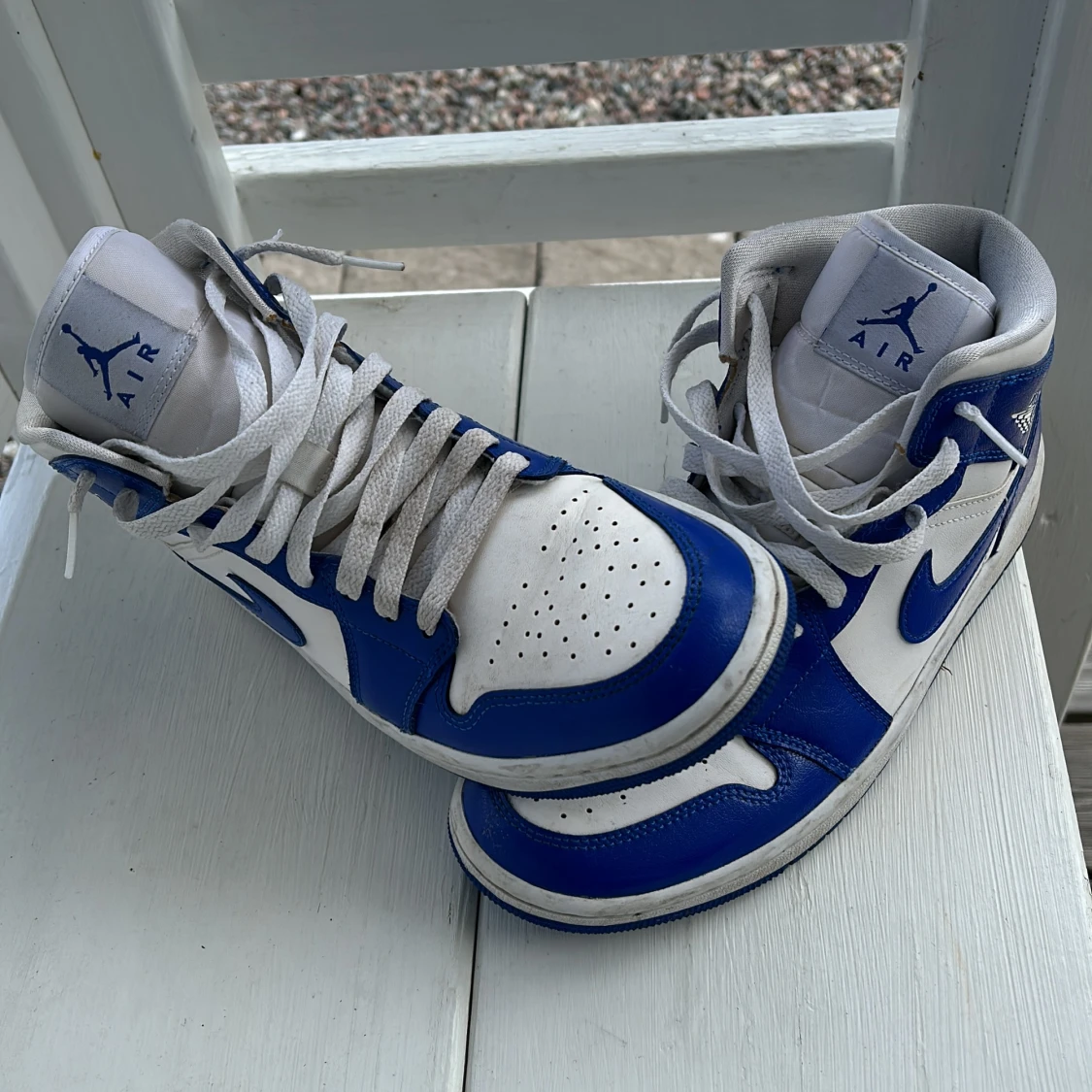 Blåa mid jordans  - 91