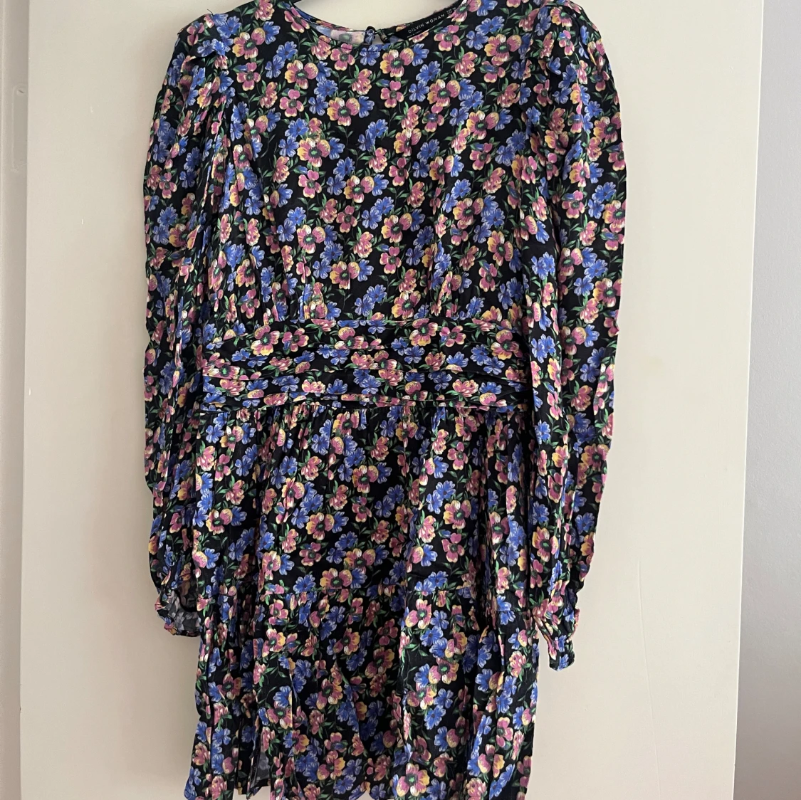 Blommig klänning  - 90