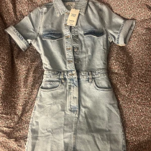 Jeansklänning - Helt ny jeansklänning från mango 🌷🌷