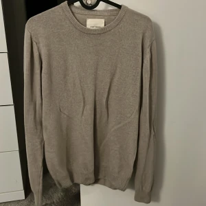 Kashmirtröja A Day’s March - Kashmirtröja från A Day’s March storlek S passar även M