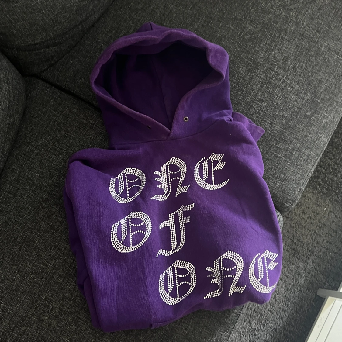 One of one hoodie lila 