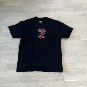 Polar T-shirt  - Säljs pga ingen användning. Skriv pm om fler frågor!