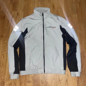 Sail racing  - Fräsch sail racing jacka nypris 2400kr, använd en vår bara. 