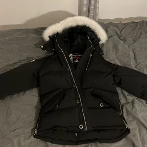 Mooseknuckel jacka - säljer på grund av att jag köpt en ny.