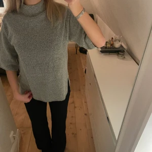  tjocktröja - Tjocktröja i nyskick (väldigt skönt material) 