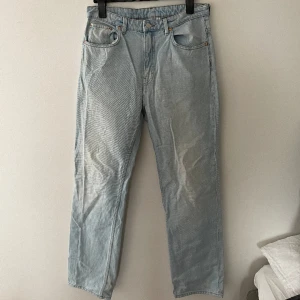 Weekday Jeans - Använda en gång W 33 L 32