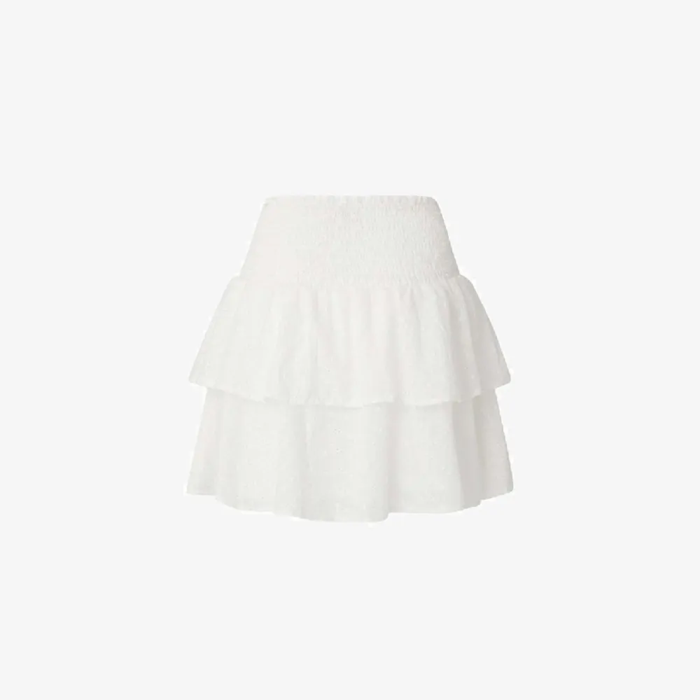 Super fin volang kjol från chelsea som köptes från zalando för ett tag sedan. Använd endast 1 gång! Kan tänka att sänka priset. Köptes för 449 kr. Skriv för fler frågor❤️. Kjolar.