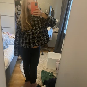 Zara jacka - Jätte fin zara jacka. Använd typ 5 ggr. Köpt för 400kr❤️❤️