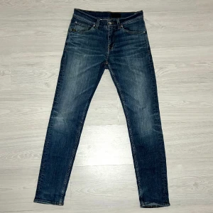 Tiger of Sweden jeans - Tjena säljer nu ett par Tiger of Sweden Jeans i Storlek 28/32 för endast 399kr! Skick 9/10. Nypris ca 1400. Skriv på dm om du har frågor!