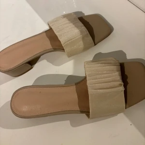 Kortare klackar  - fina korta klackar i storlek 39 säljer för att dom inte är i min storlek  