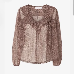 Blus från mango  - Säljer denna blusen ifrån mango💗💗