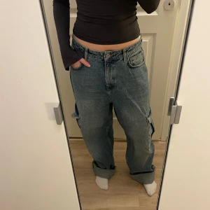 Dad jeans - Over sized jeans från asos, längd 32, midja 30. 