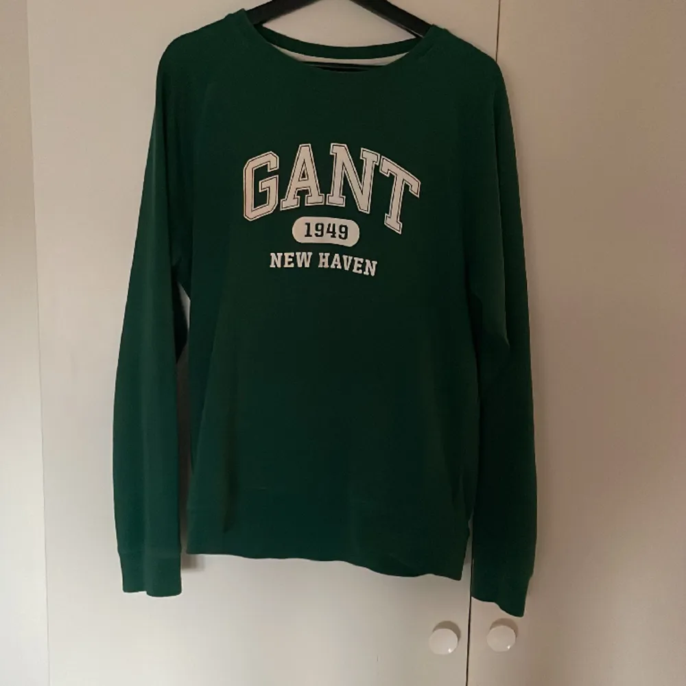 Grön Gant tröja. Bra skick  . Tröjor & Koftor.