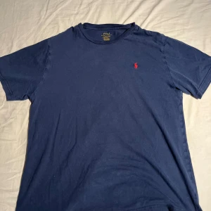 Polo Ralph Lauren tröja  - Storlek: M Skick: 8,5/10 Nypris: 699kr Mitt pris: 200k Pris kan diskuteras DM