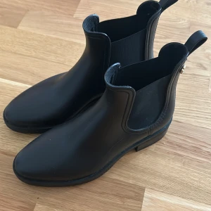 Lemon Jelly - Gummistövlar i mattsvart  Små i storlek