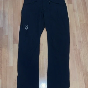 Haglöfs byxor storlek S - Jätte fint skick skriv till mig för bättre bilder å mer