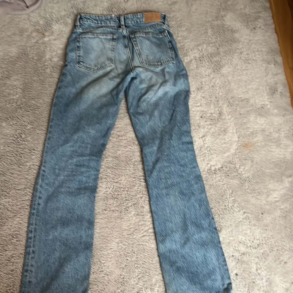 Skicka 8/10 Blå weekday jeans Storlek 26 . Jeans & Byxor.