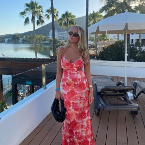 Lång rosa klänning  - Superfin rosa lång klänning