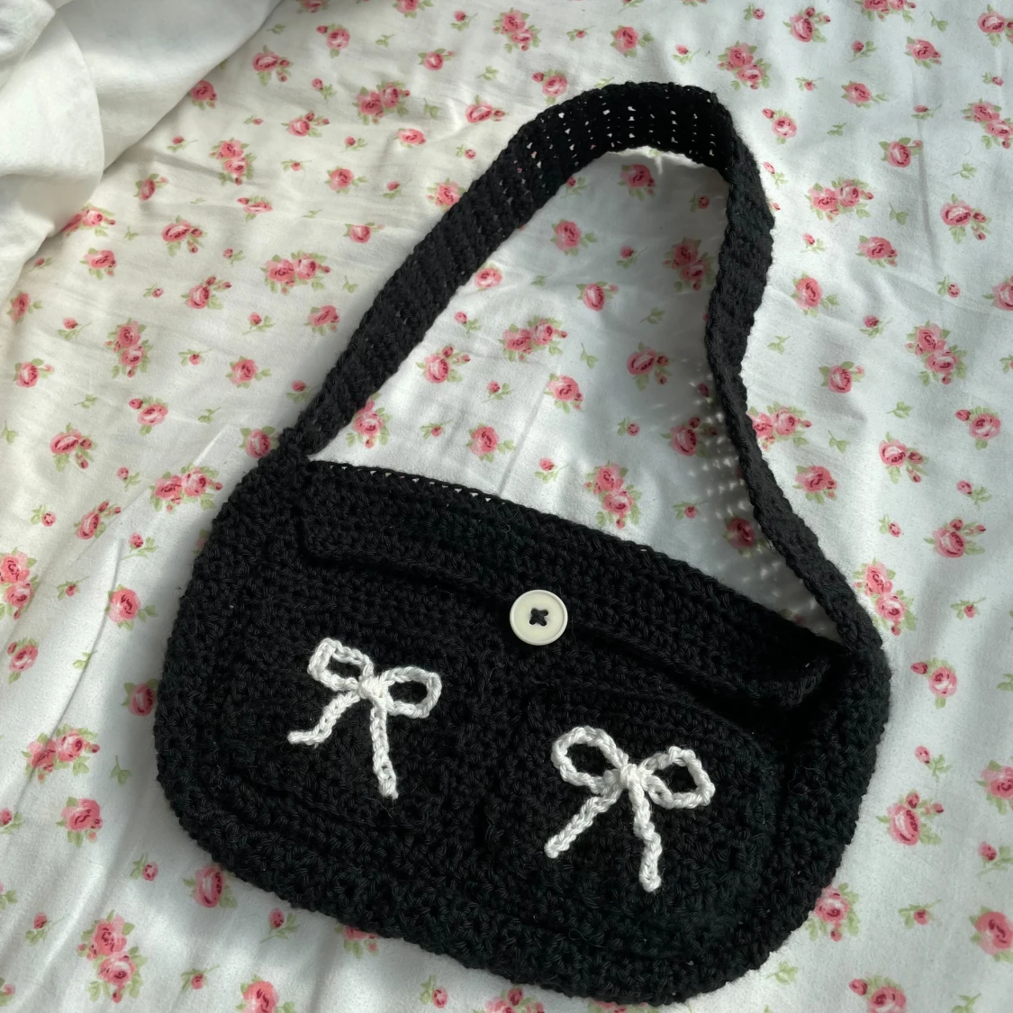 Svart virkad handväska  - 1