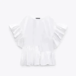 Superfin topp - Säljer denna fina topp ifrån zara då den inte sitter som jag hade tänkt mig, kom privat för frågor, kan även tänka mig gå ner i pris vid snabb affär💖💖