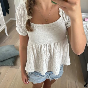 Topp - Jättesöt topp från gina! Storlek 158/164 men passar mig som har Xs/s